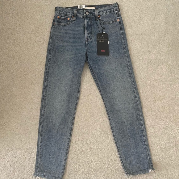 Levi Wedgie Mom Jean High Rise - Picture 3 of 9